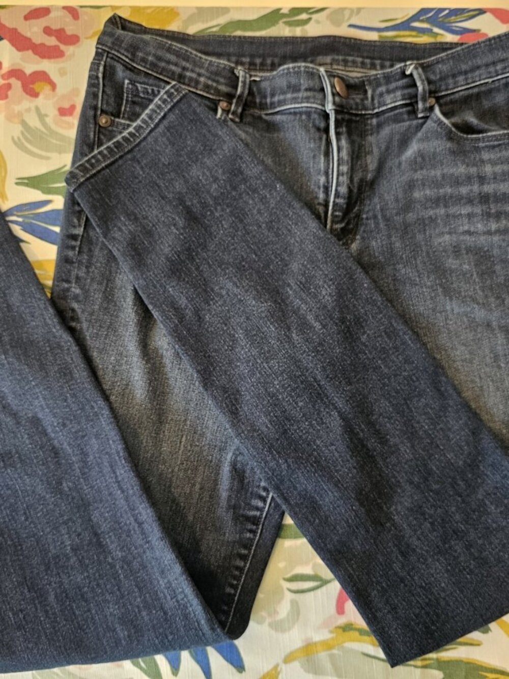 LOFT Demin Jeans Performance Stretch Fits Size 4/27 or 6/28 Waist 15 Insean 28.5